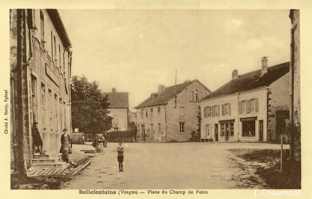 Bellefontaine - Place du Champ de Foire.JPG